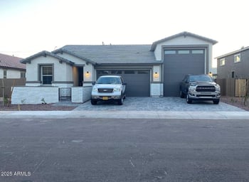 913 107th Dr, Avondale, AZ 85323