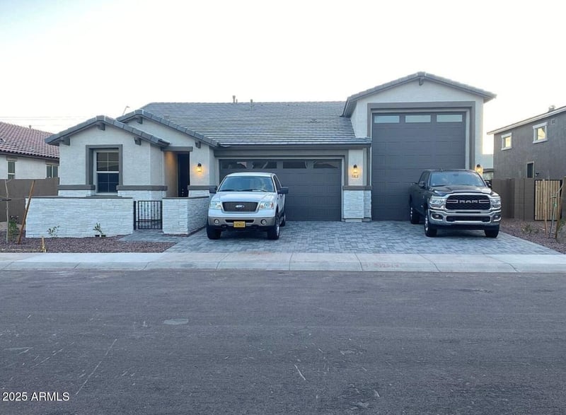 913 107th Dr, Avondale, AZ 85323