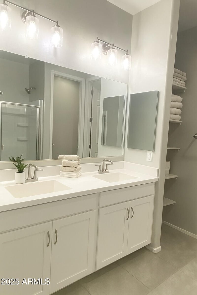 913 107th Dr, Avondale, AZ 85323