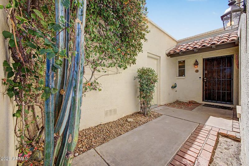 913 E Laguna Dr, Tempe, AZ 85282