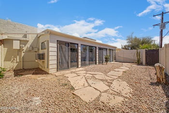 913 Laguna Dr, Tempe, AZ 85282