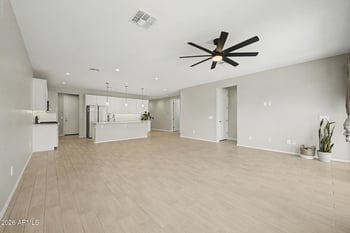 913 S 108th Ave, Avondale, AZ 85323