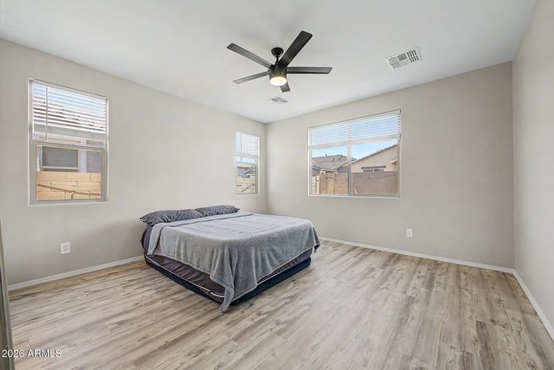 913 S 108th Ave, Avondale, AZ 85323