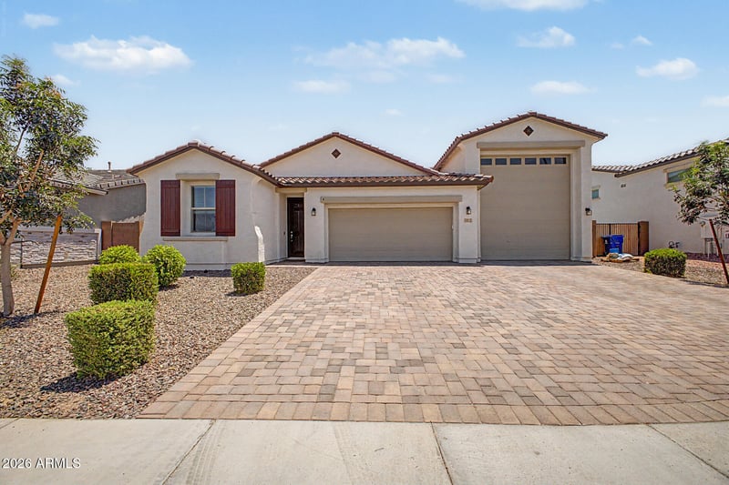 913 S 108th Ave, Avondale, AZ 85323