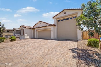 913 108th Ave, Avondale, AZ 85323