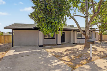 913 Saint John Rd, Phoenix, AZ 85023