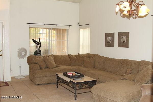913 W Hudson Way, Gilbert, AZ 85233