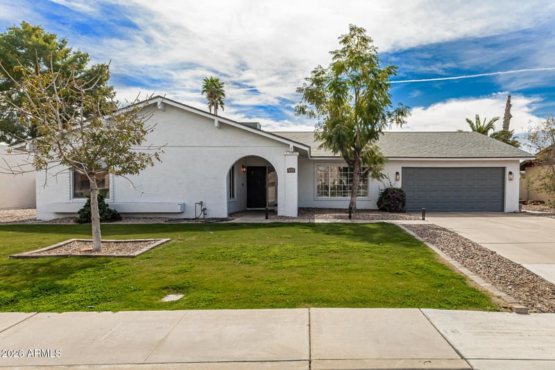 913 Summit Pl, Chandler, AZ 85225