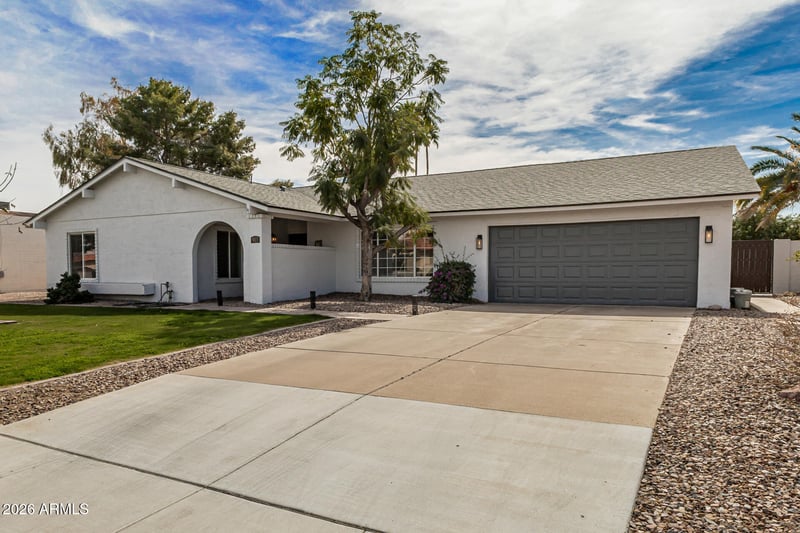 913 Summit Pl, Chandler, AZ 85225