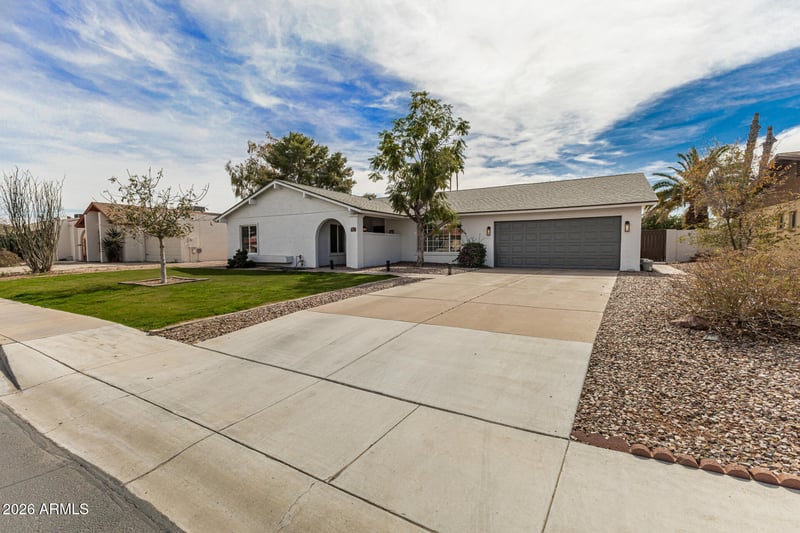 913 Summit Pl, Chandler, AZ 85225