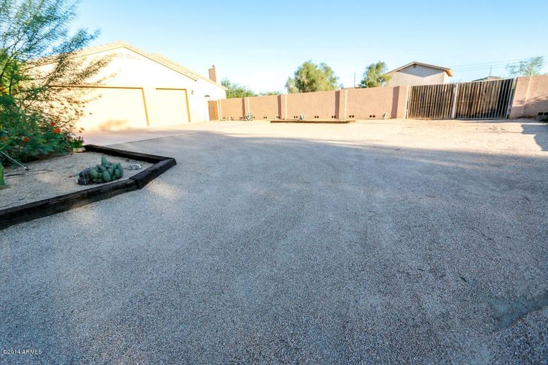 913 W Windward Ct, Phoenix, AZ 85086