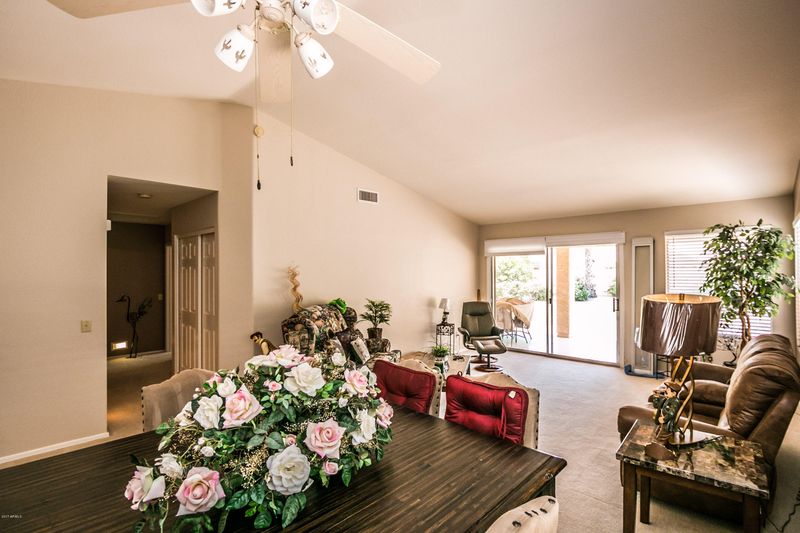 9137 E Emerald Dr, Sun Lakes, AZ 85248
