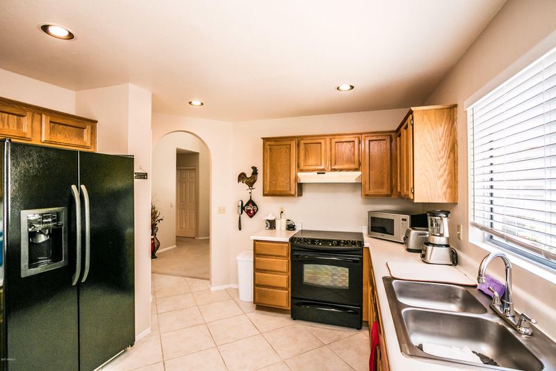 9137 E Emerald Dr, Sun Lakes, AZ 85248