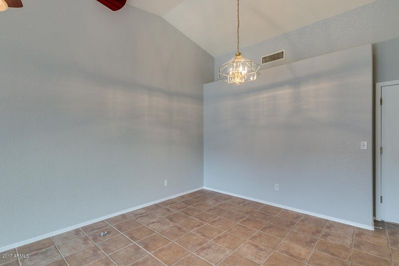 9138 N 68th Ave, Peoria, AZ 85345