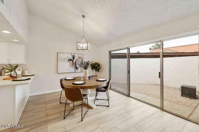 914 Melody Ln, Tempe, AZ 85281