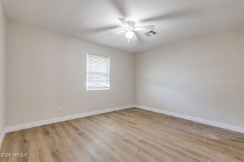 914 30th Dr, Phoenix, AZ 85009