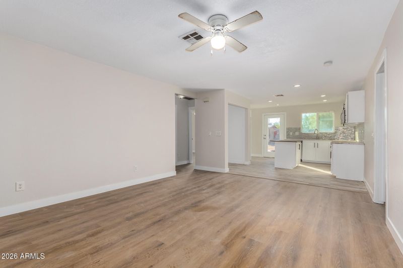 914 S 30th Dr, Phoenix, AZ 85009