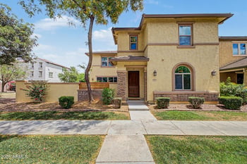 914 Osborn Ln, Gilbert, AZ 85296