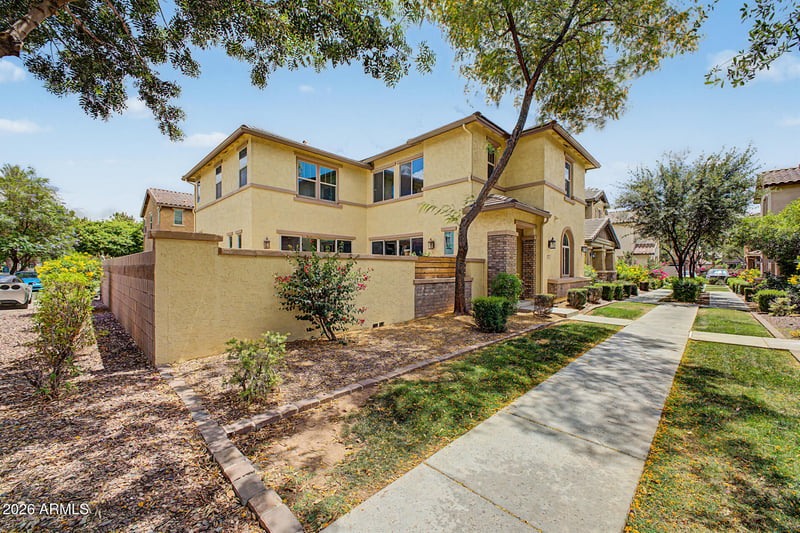 914 Osborn Ln, Gilbert, AZ 85296