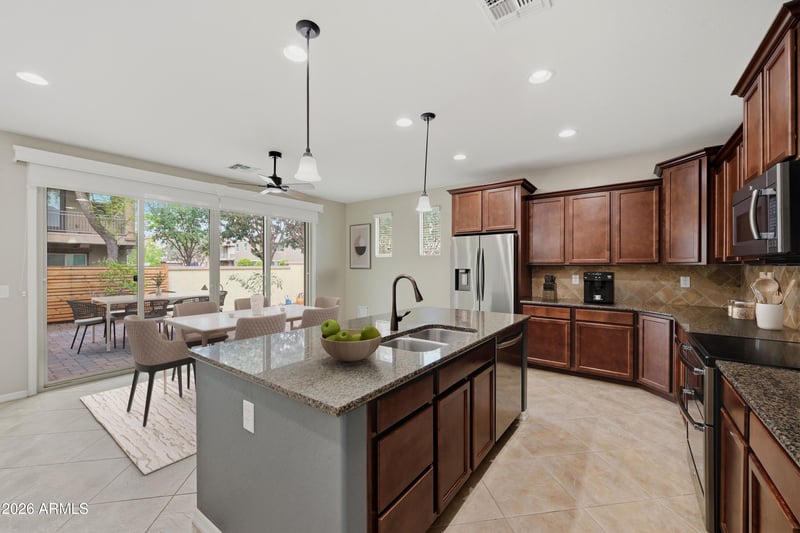 914 S Osborn Ln, Gilbert, AZ 85296