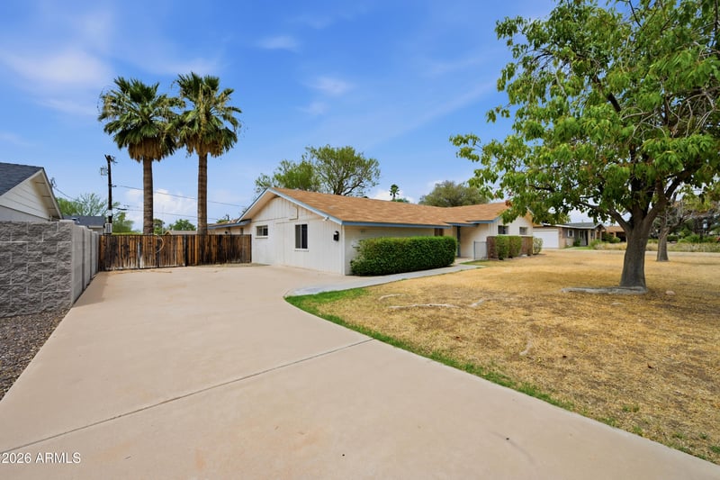 914 W 11th Pl, Mesa, AZ 85201