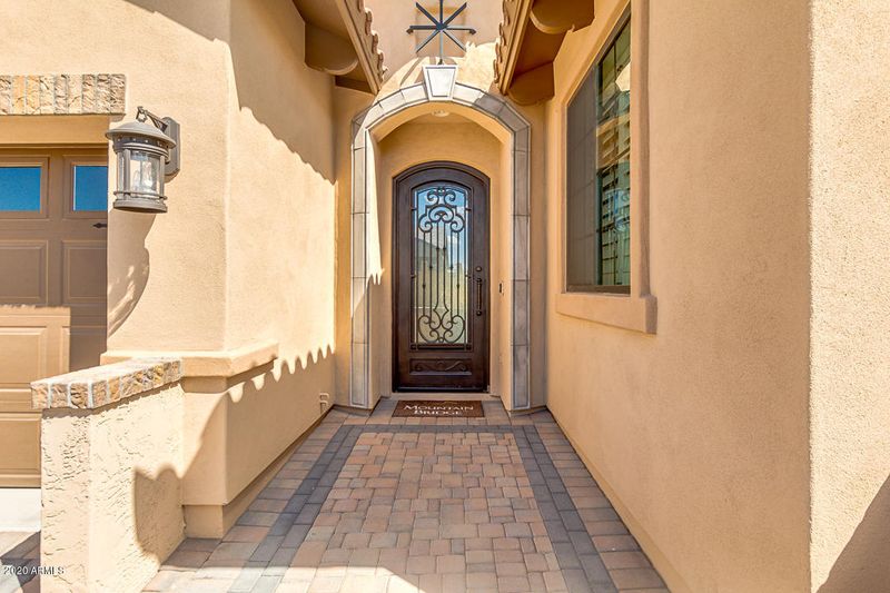 9143 E Leonora St, Mesa, AZ 85207