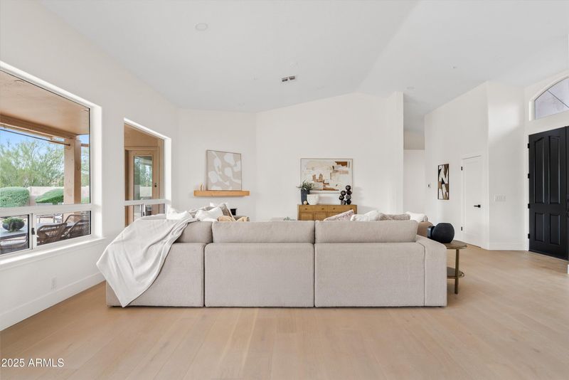 9143 E Topeka Dr, Scottsdale, AZ 85255