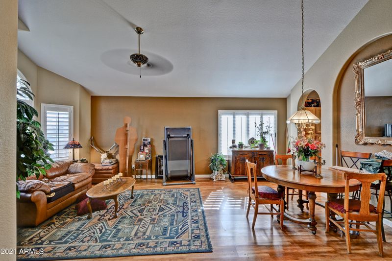 9145 W Davis Rd, Peoria, AZ 85382