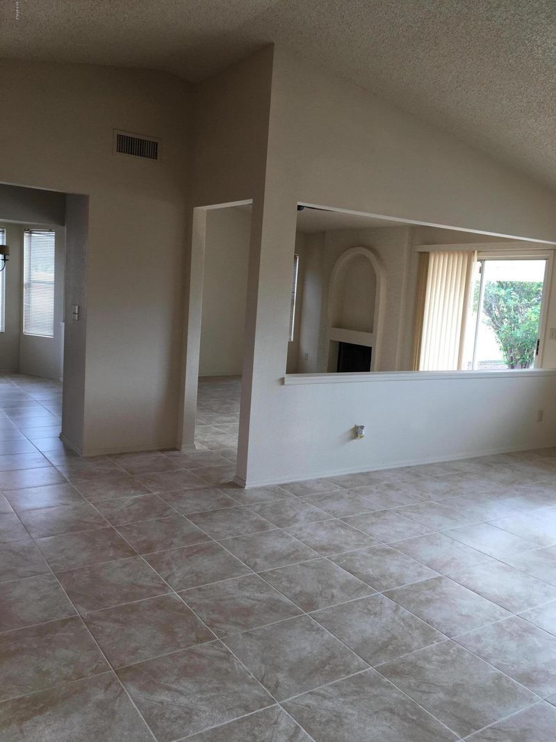 9145 W Port Royale Ln, Peoria, AZ 85381