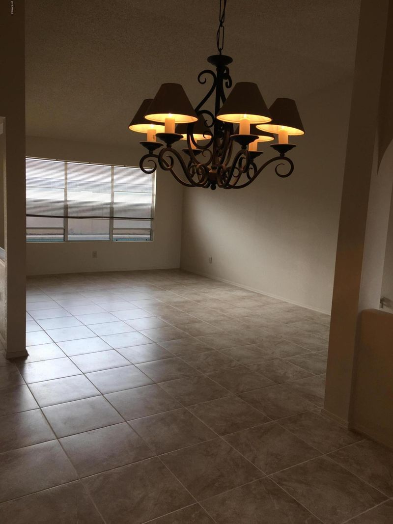 9145 W Port Royale Ln, Peoria, AZ 85381