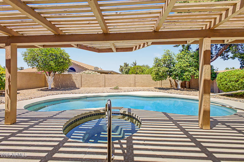 9146 W Oraibi Dr, Peoria, AZ 85382