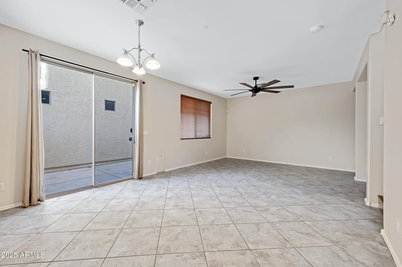9148 Meadow Dr, Peoria, AZ 85382