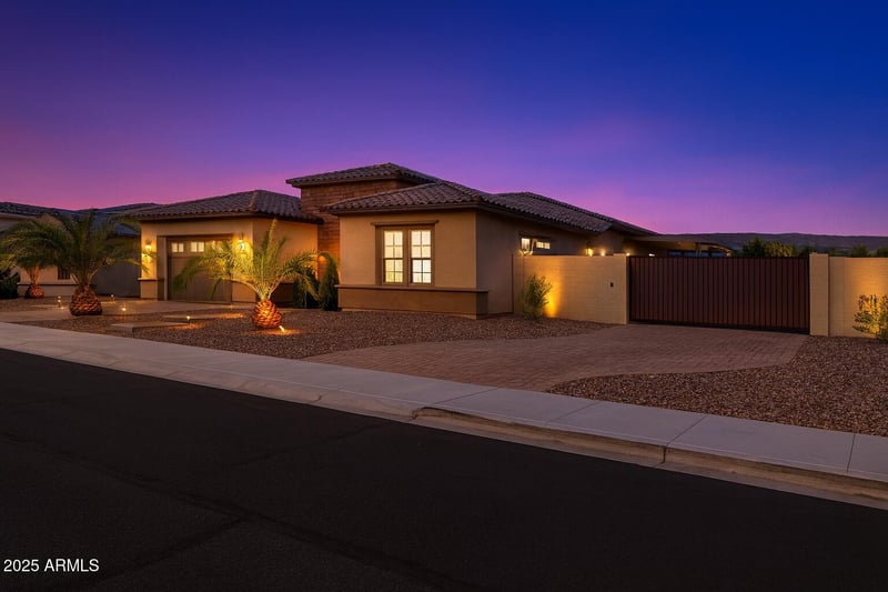 9148 Parkside Ln, Peoria, AZ 85383