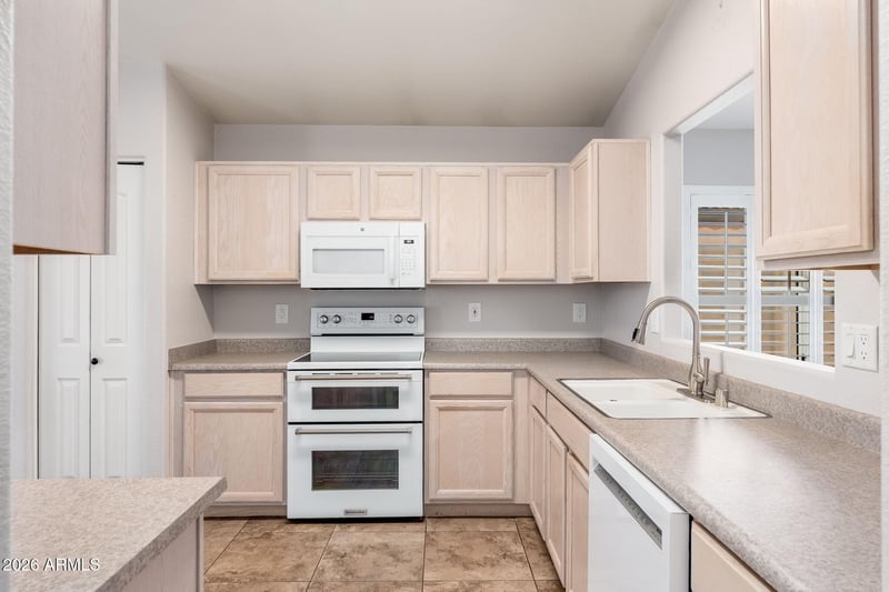 9148 W Canyon Dr, Peoria, AZ 85382