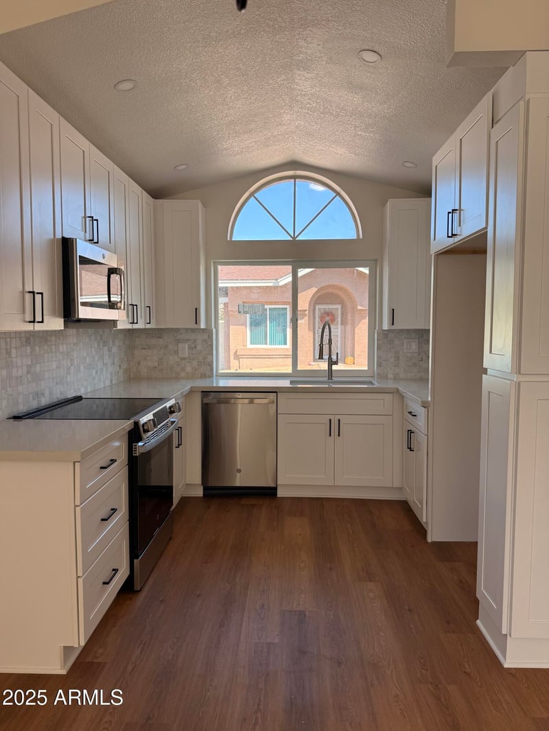 915 Annette Dr, Phoenix, AZ 85022
