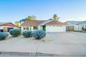 915 Diamond Dr, Tempe, AZ 85283