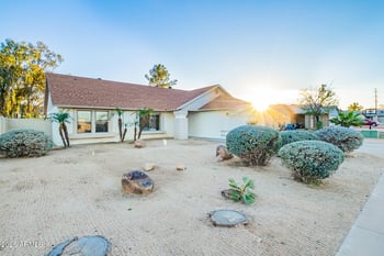 915 Diamond Dr, Tempe, AZ 85283