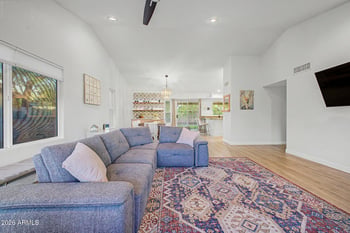 915 E Inca St, Mesa, AZ 85203