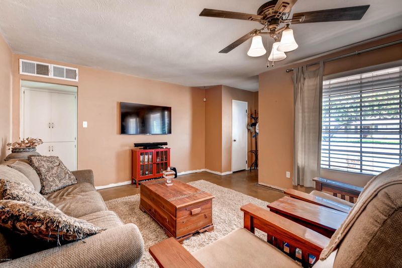 915 E Keim Dr, Phoenix, AZ 85014