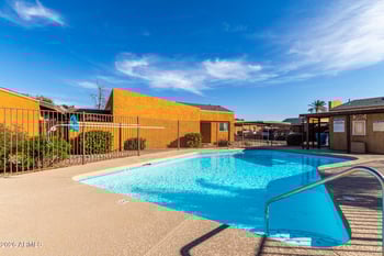 915 Hacienda Dr, Tempe, AZ 85281