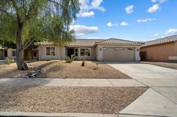 915 Harwell Rd, Phoenix, AZ 85042