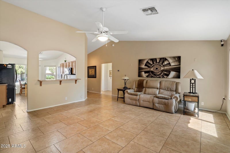 915 Harwell Rd, Phoenix, AZ 85042