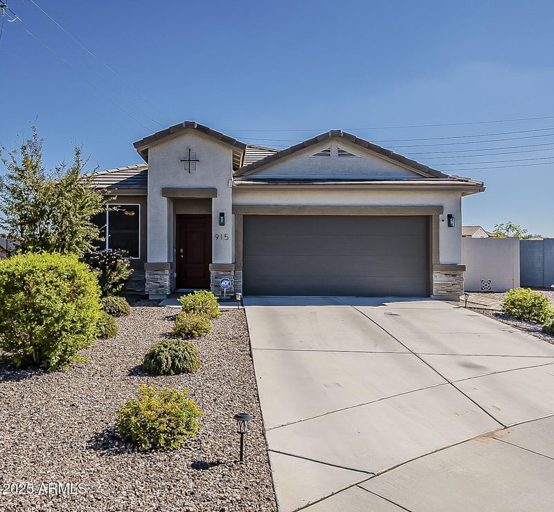 915 Horro Rd, San Tan Valley, AZ 85143