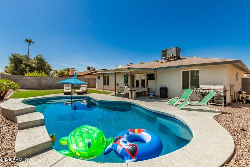915 Loughlin Dr, Chandler, AZ 85225