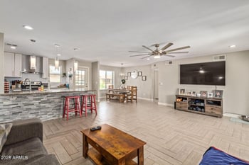 915 Loughlin Dr, Chandler, AZ 85225