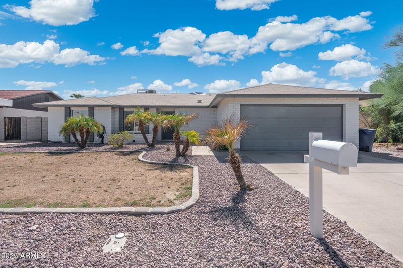 915 Loughlin Dr, Chandler, AZ 85225