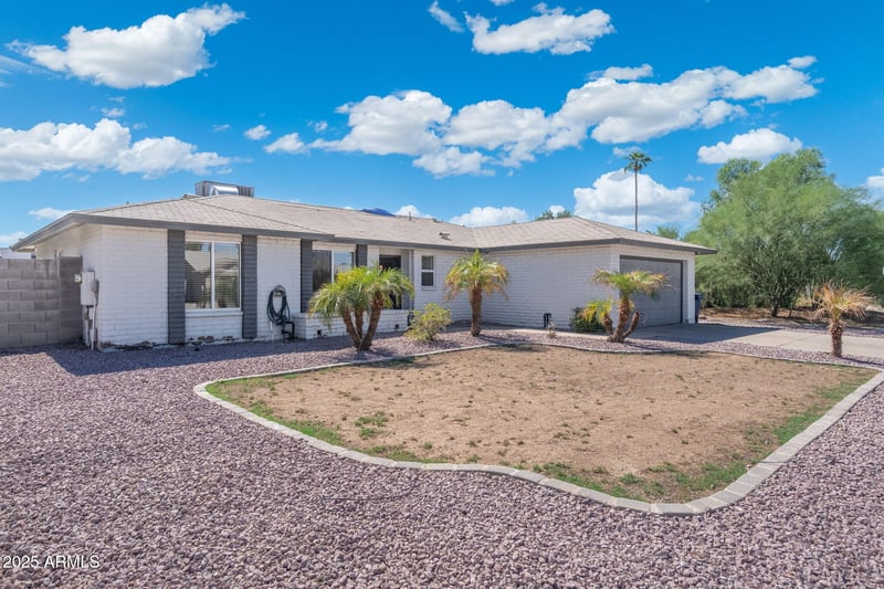 915 Loughlin Dr, Chandler, AZ 85225