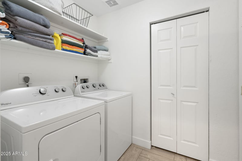 915 Loughlin Dr, Chandler, AZ 85225