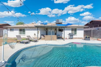 915 Loughlin Dr, Chandler, AZ 85225
