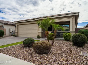 915 Sisso Tree Ave, San Tan Valley, AZ 85140